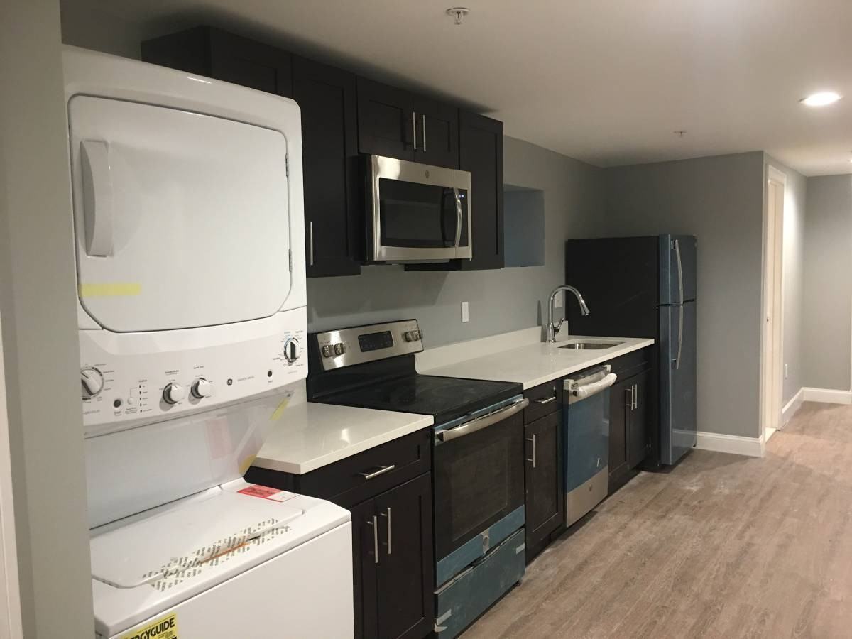3215 Washington Street - Photo 3 of 33