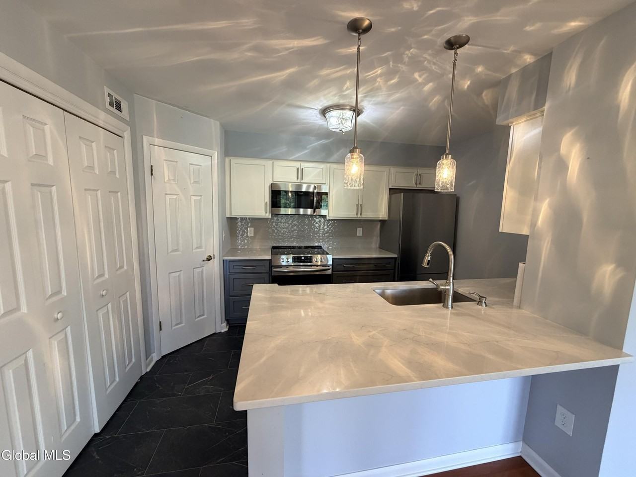 413 Diamond Rock Cir - Photo 6 of 48