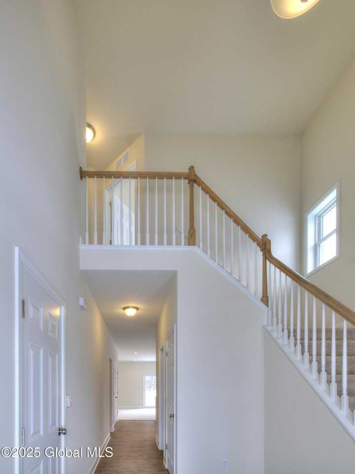 59 Nantucket St - Photo 3 of 33