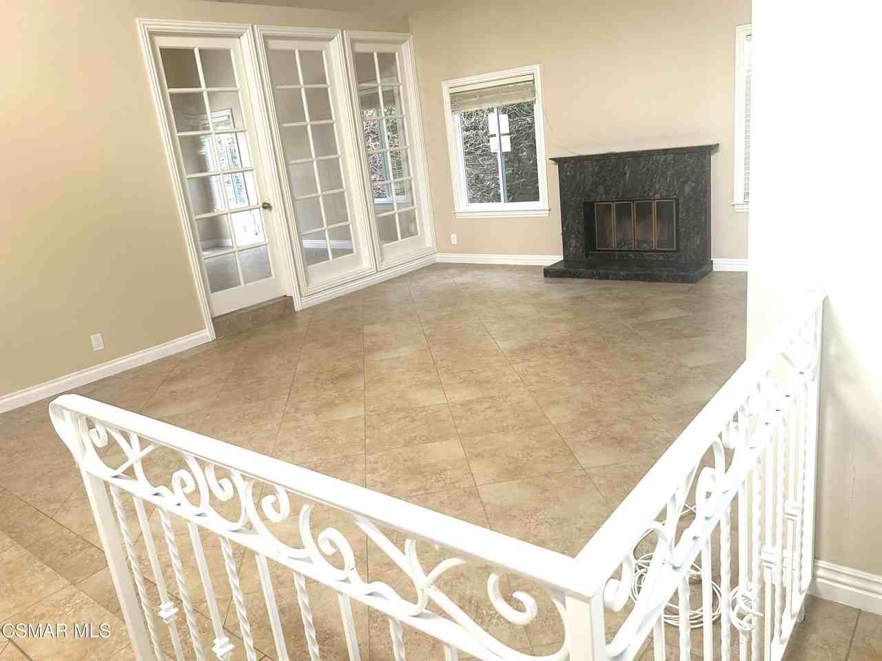 12788 Summer St - Photo 5 of 12