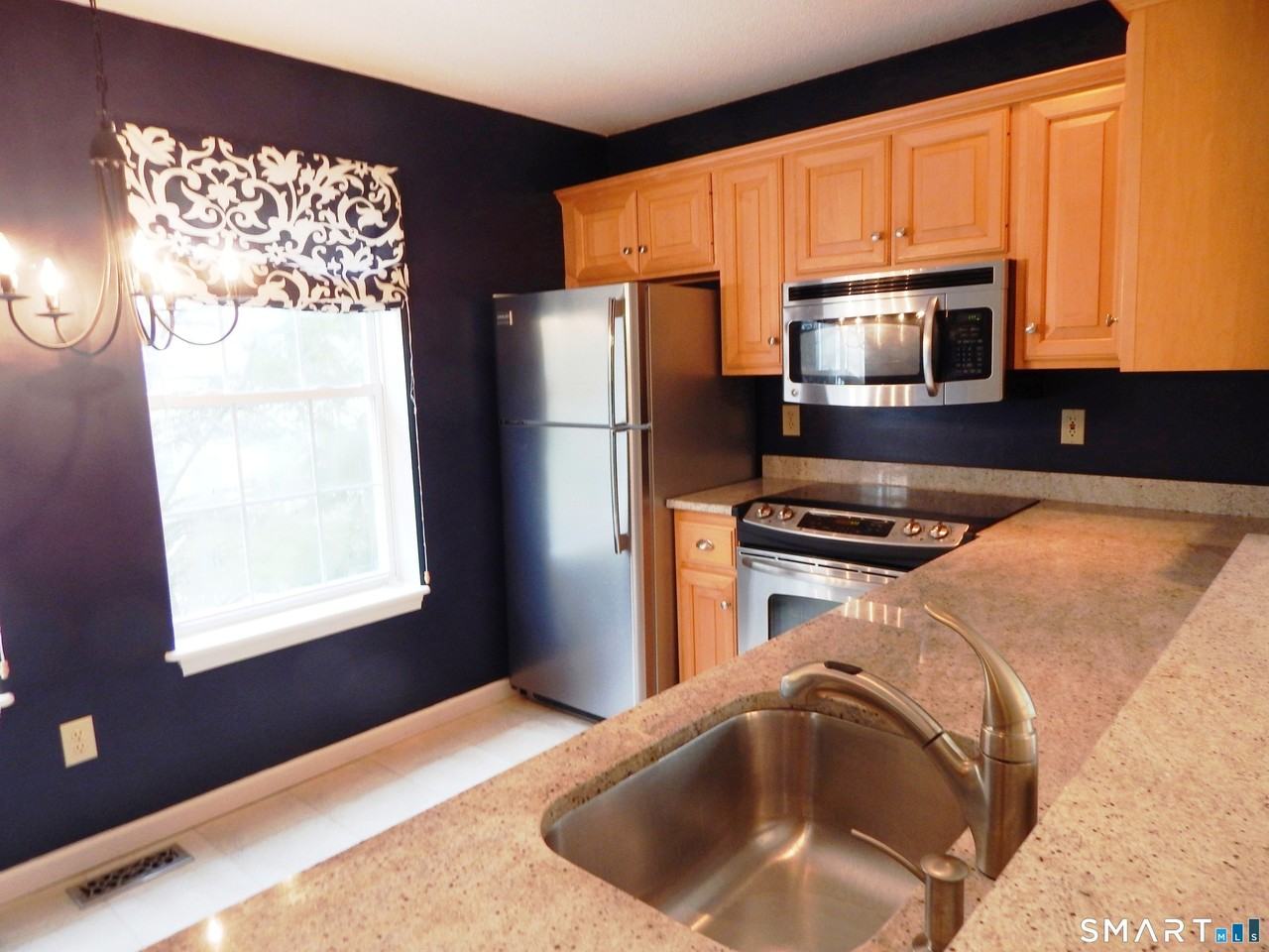 629 Danbury Rd #40 - Photo 2 of 16