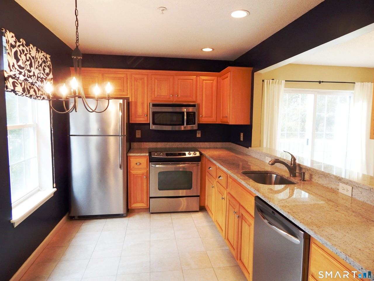 629 Danbury Rd #40 - Photo 4 of 16