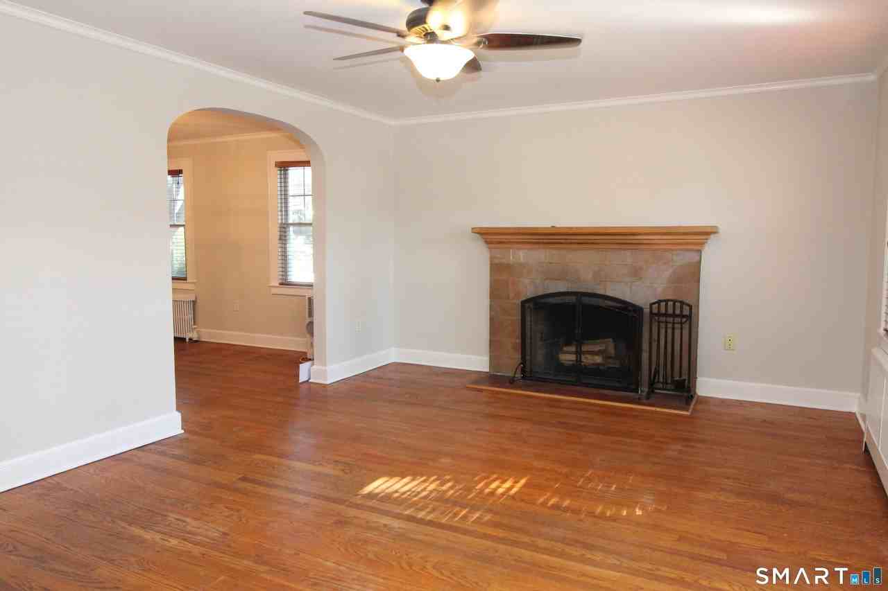 53 Lilac Ave - Photo 2 of 24