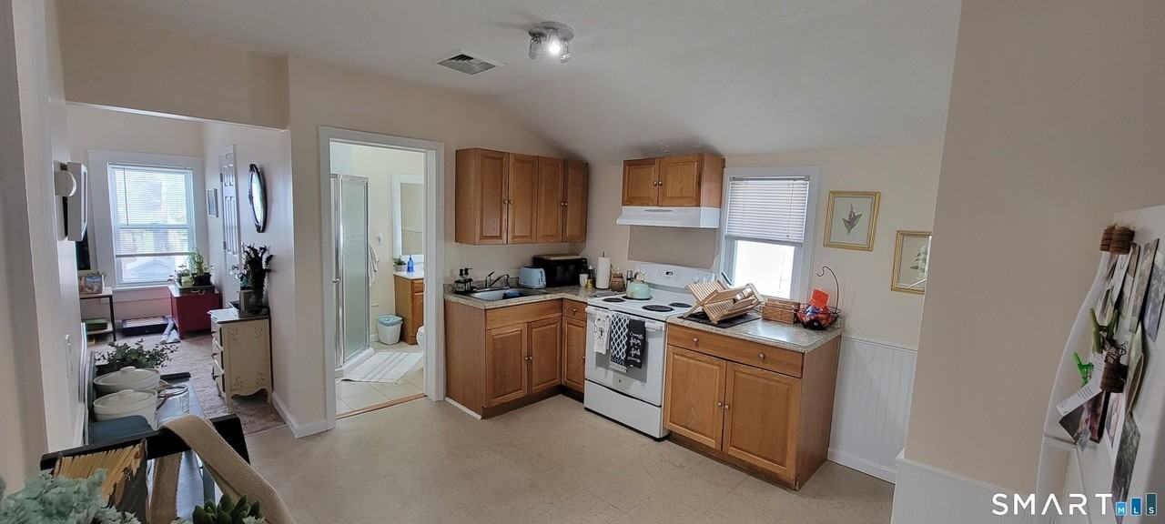518 Midland St - Photo 3 of 12