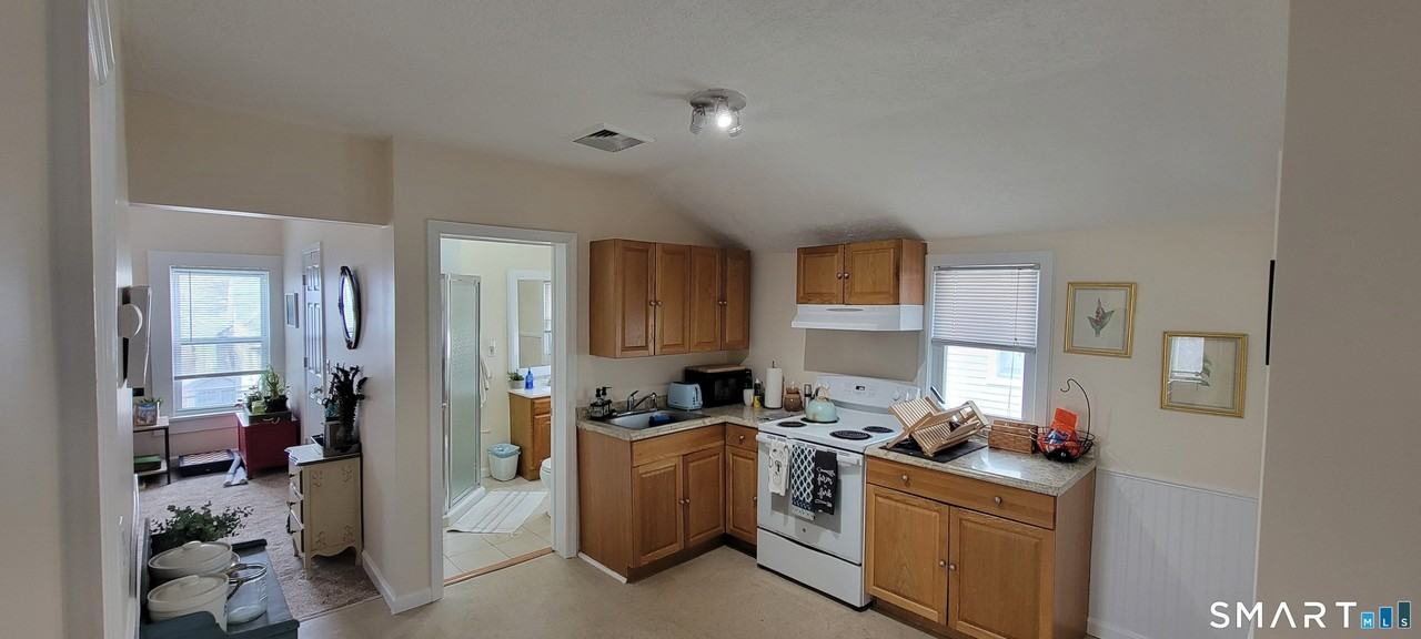 518 Midland St - Photo 4 of 12