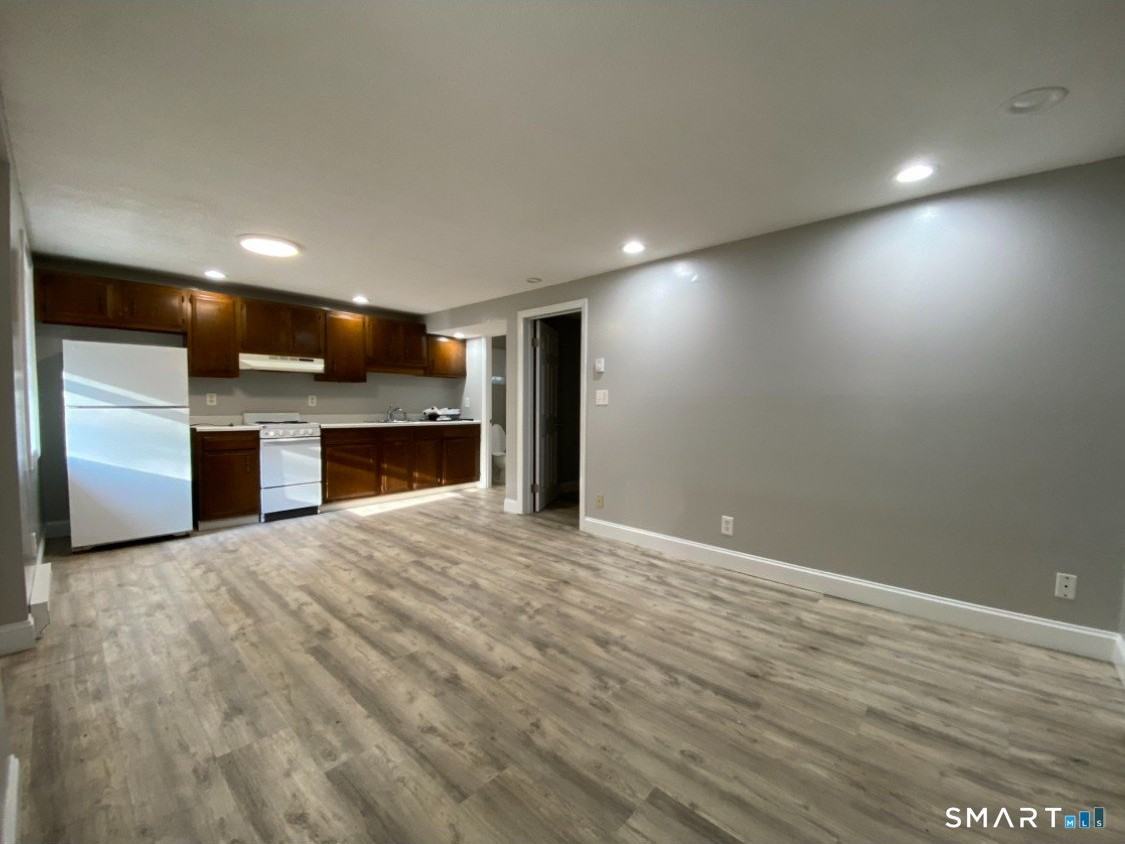 54 Monroe St - Photo 5 of 10