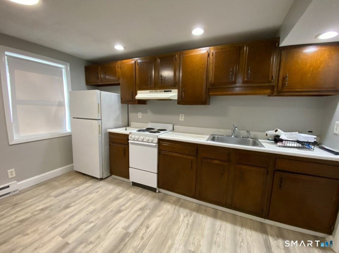 54 Monroe St - Photo 7 of 10