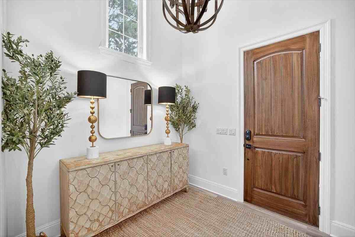 3161 Club Dr - Photo 5 of 49