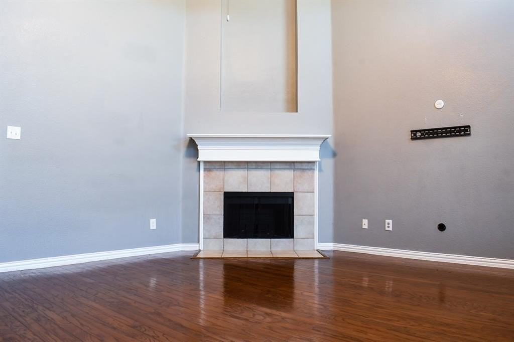 409 Royal Crest Dr - Photo 7 of 31
