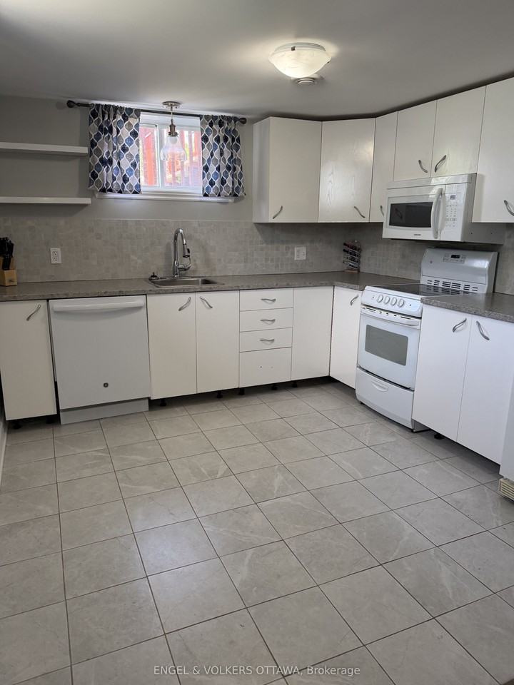 1199 Old Montreal Rd - Photo 5 of 25