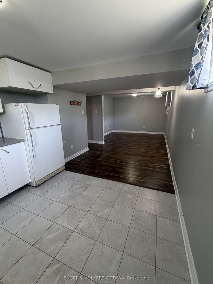 1199 Old Montreal Rd - Photo 7 of 25