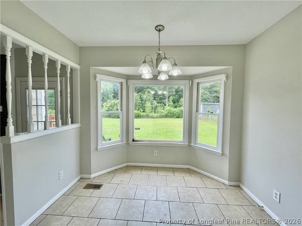 6732 Vaughn Rd - Photo 7 of 22