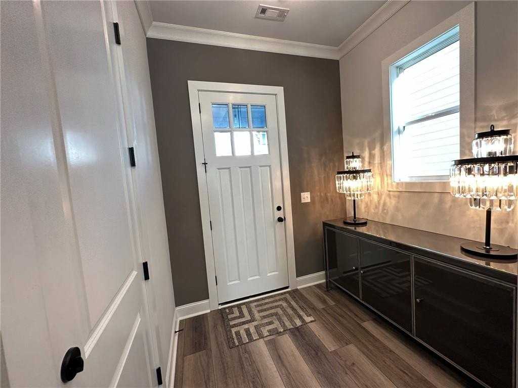 2212 Swansea Way - Photo 5 of 50