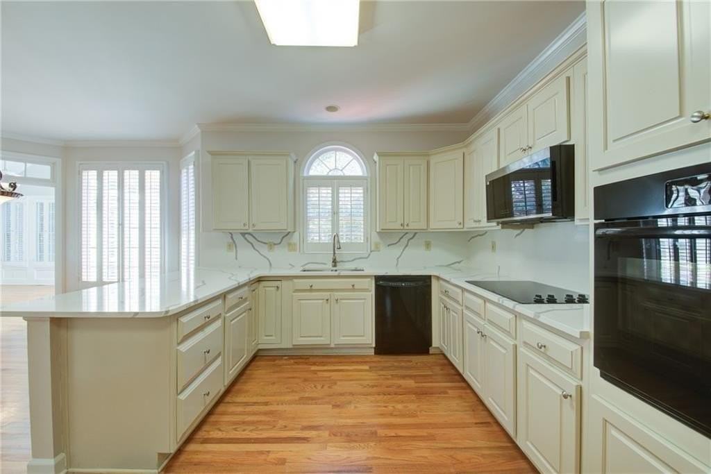 2020 Ridge Gate Dr - Photo 7 of 37
