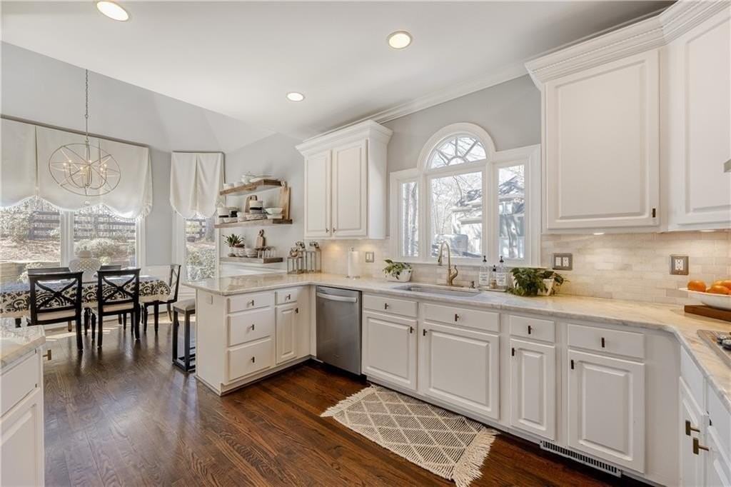 14124 Hopewell Rd - Photo 4 of 29