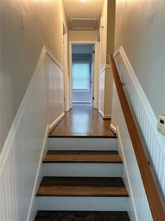 1110 Mountain View Dr - Photo 4 of 14