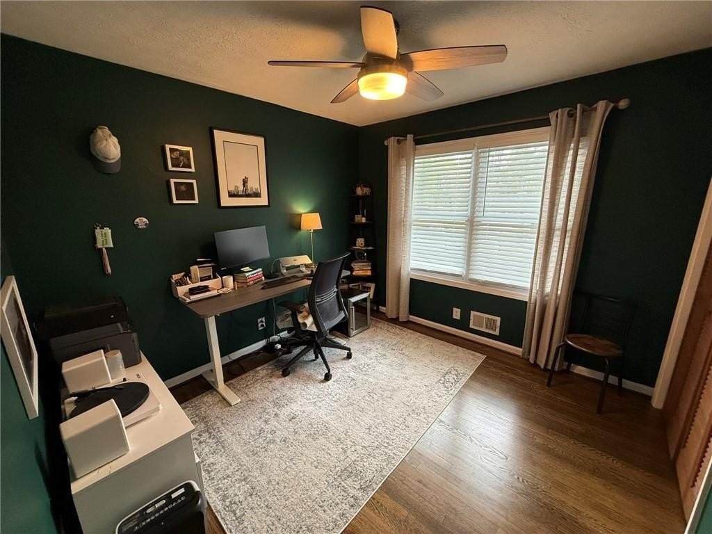 1110 Mountain View Dr - Photo 5 of 14