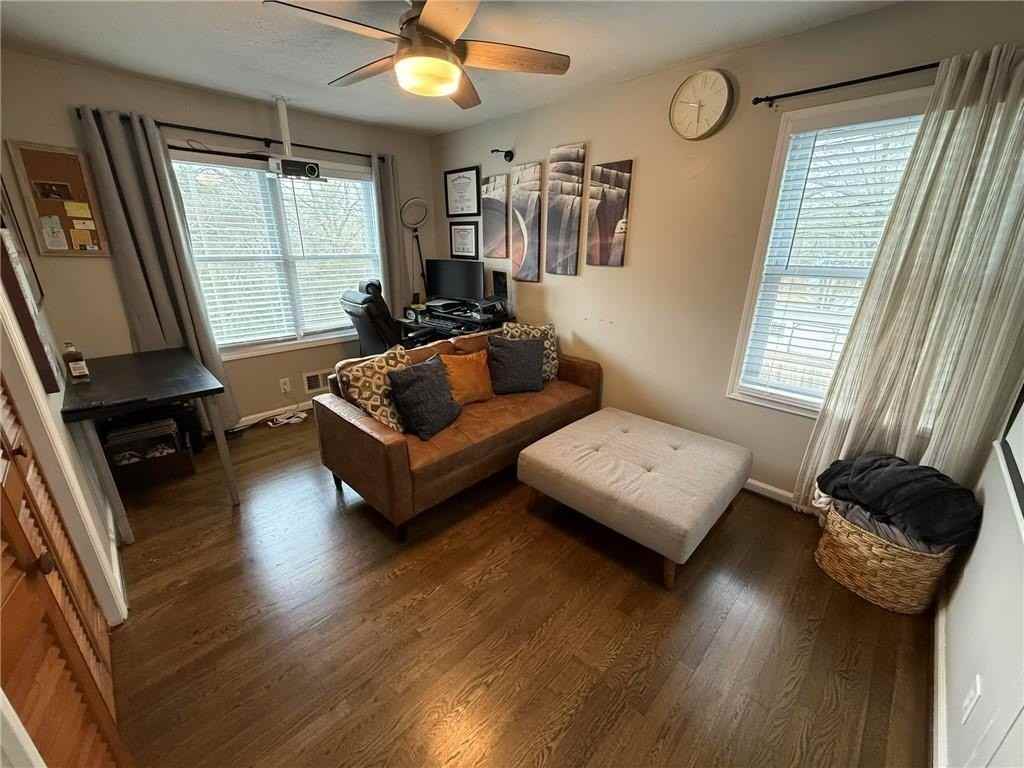 1110 Mountain View Dr - Photo 6 of 14