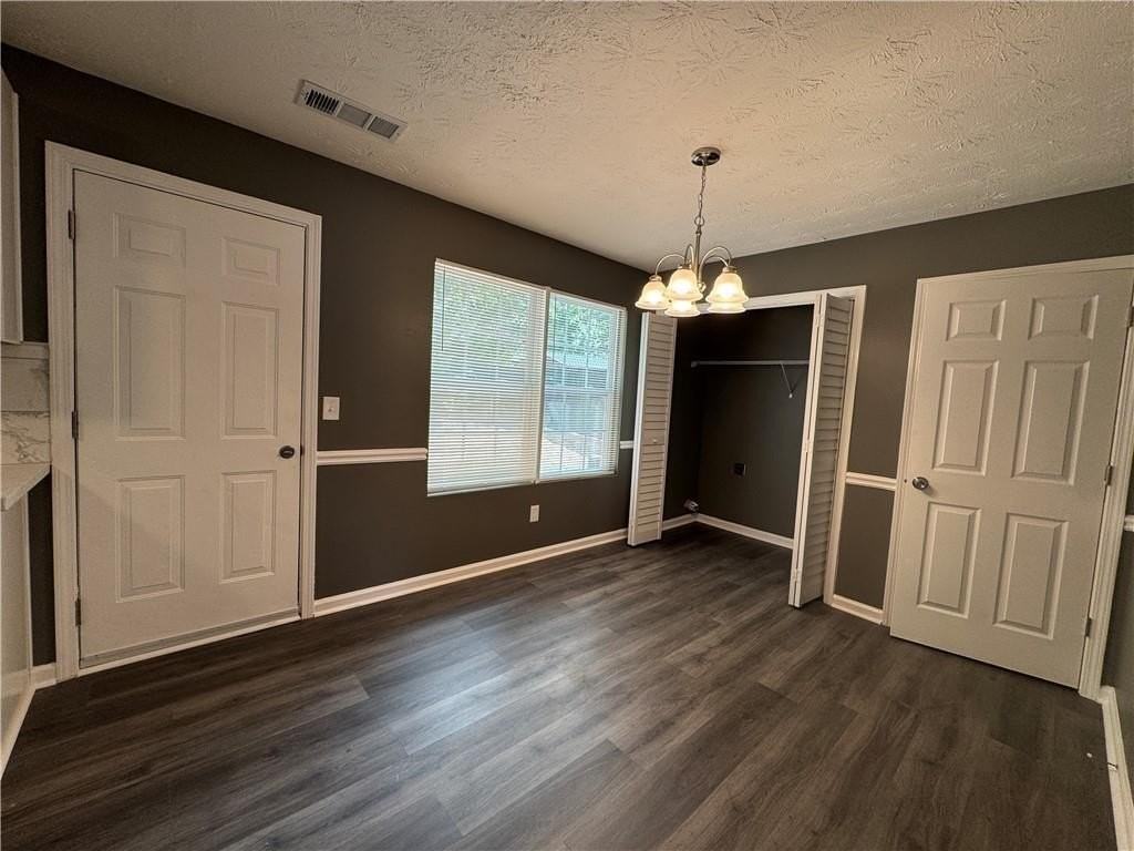 330 Crestfield Cir - Photo 5 of 9