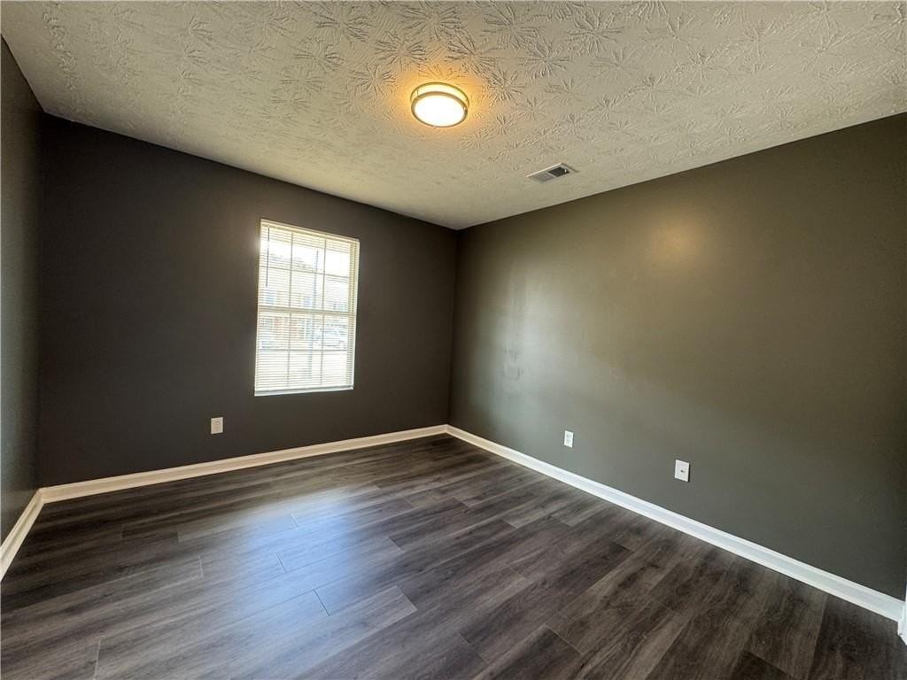 330 Crestfield Cir - Photo 6 of 9