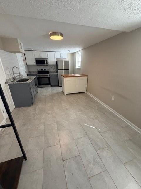 1923 Thompson Ave #2 - Photo 6 of 11