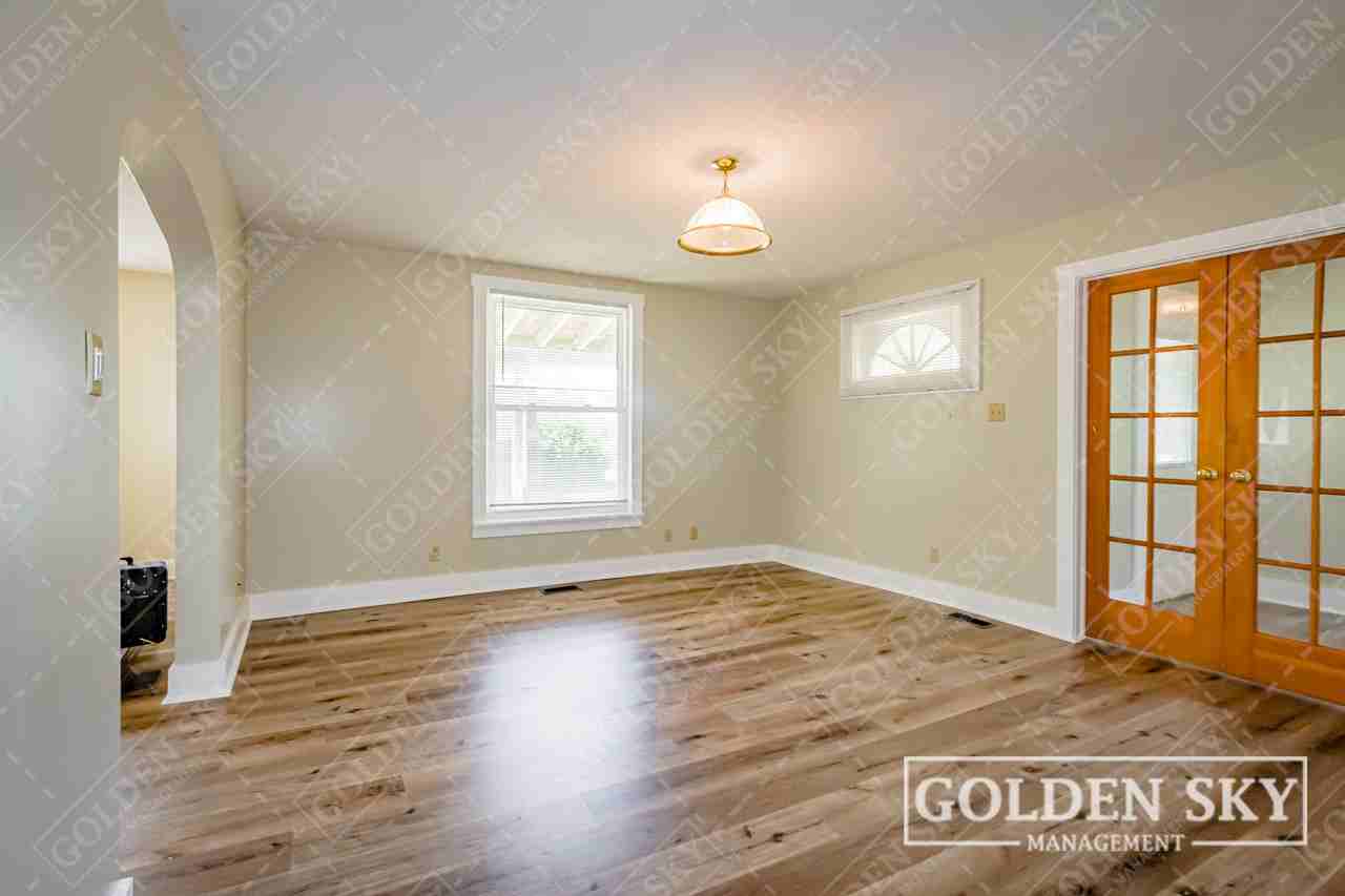 1417 West Memorial Drive - Photo 2 of 10