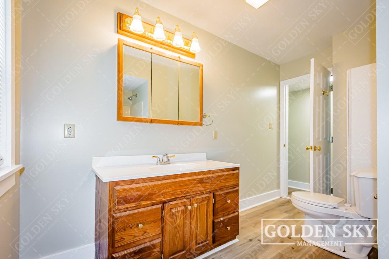 1417 West Memorial Drive - Photo 5 of 10