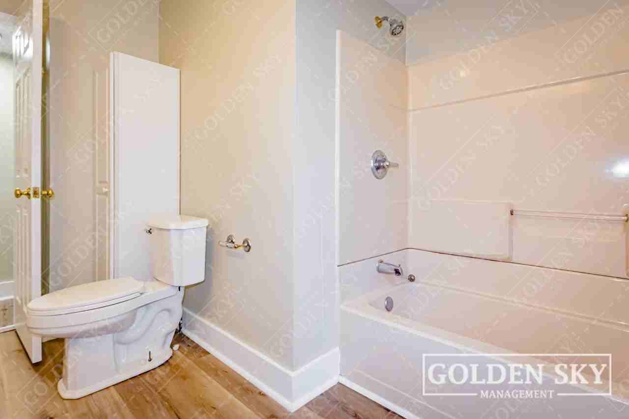 1417 West Memorial Drive - Photo 6 of 10