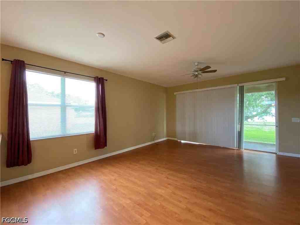 4320 12th St W - Photo 6 of 23