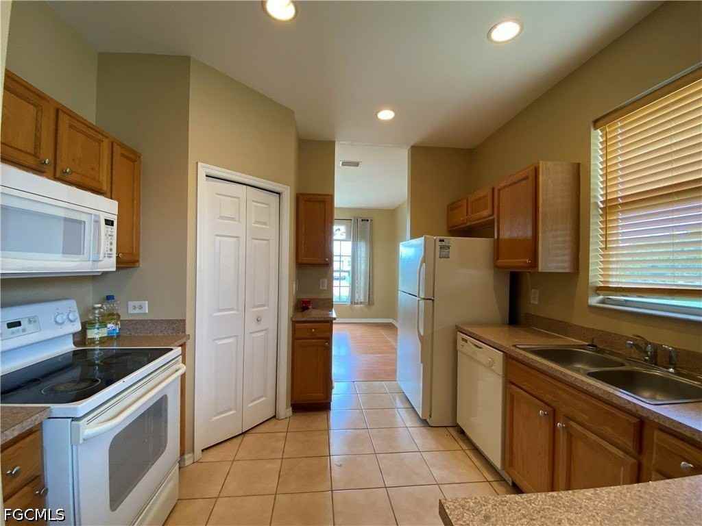 4320 12th St W - Photo 7 of 23