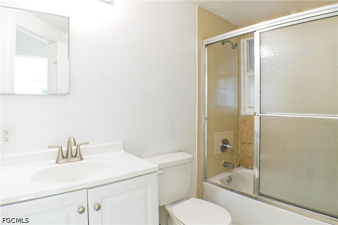 3042 Douglas Ave - Photo 6 of 12