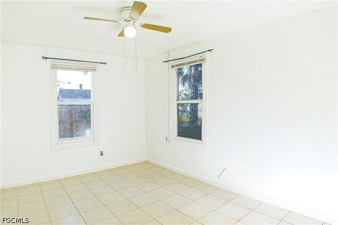 3042 Douglas Ave - Photo 7 of 12