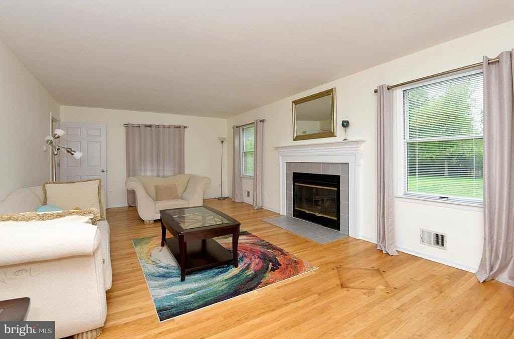 106 Washington Rd - Photo 3 of 21