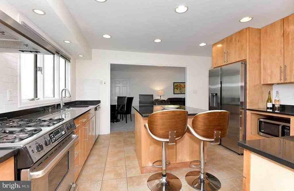 106 Washington Rd - Photo 5 of 21
