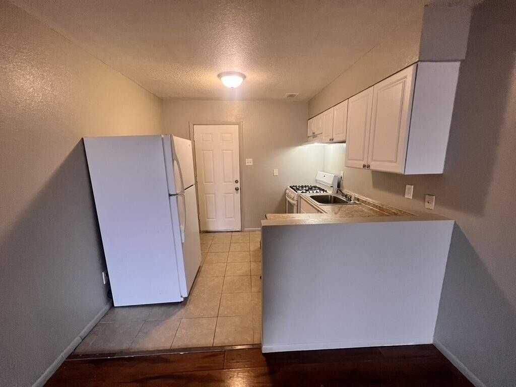 423 Dallas St Se #A - Photo 5 of 24