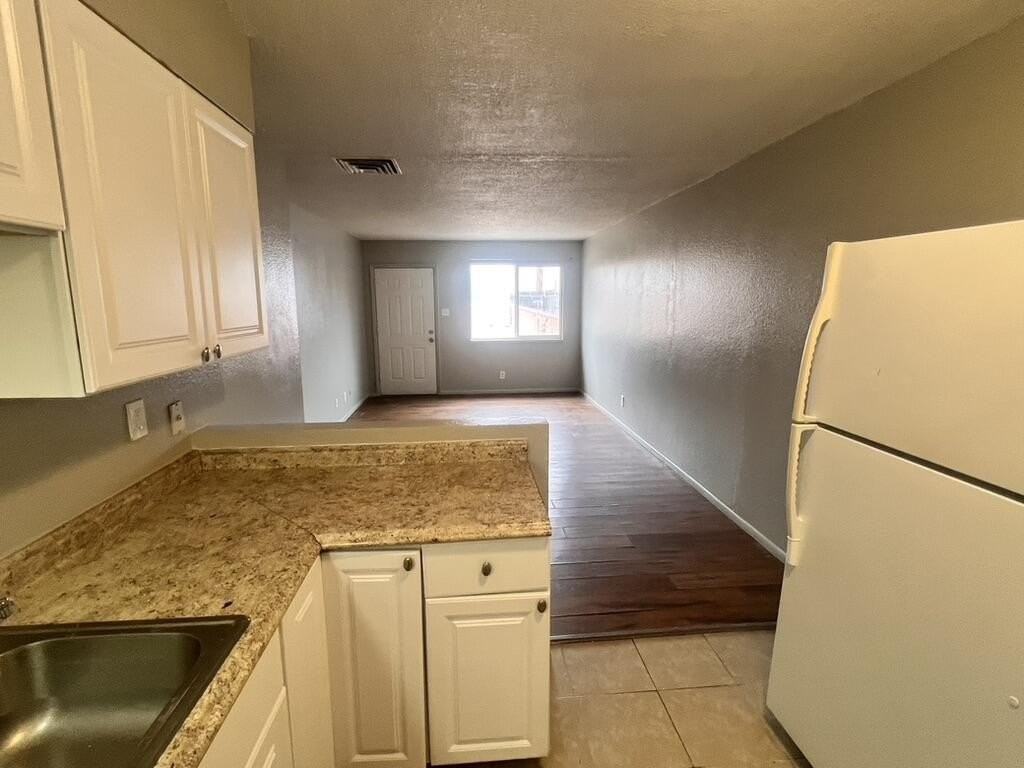 423 Dallas St Se #A - Photo 6 of 24