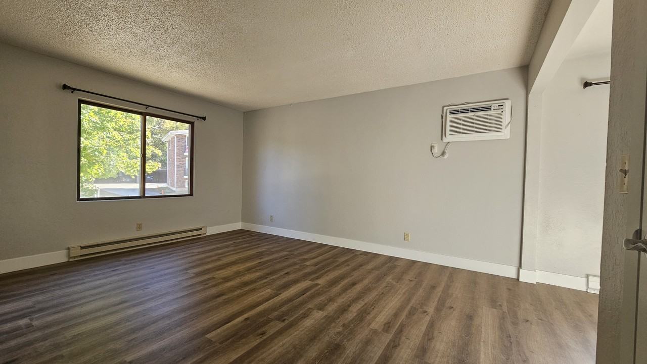 2955 Wildwood Drive - Photo 2 of 7