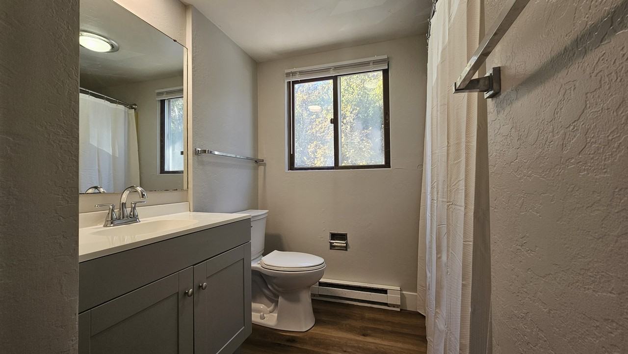 2955 Wildwood Drive - Photo 3 of 7