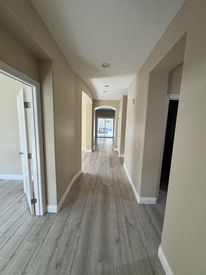 3016 Erica Ave - Photo 5 of 24
