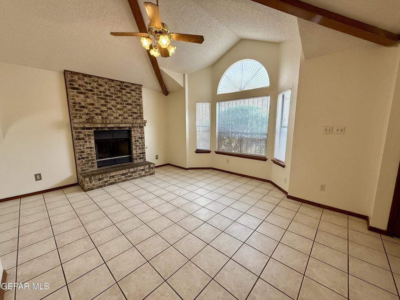 764 Colchester Dr - Photo 4 of 27