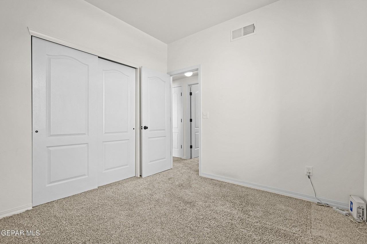 13621 Hazlewood St - Photo 6 of 30