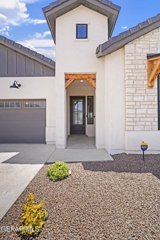 13992 Margaret Ponce Ave - Photo 4 of 33