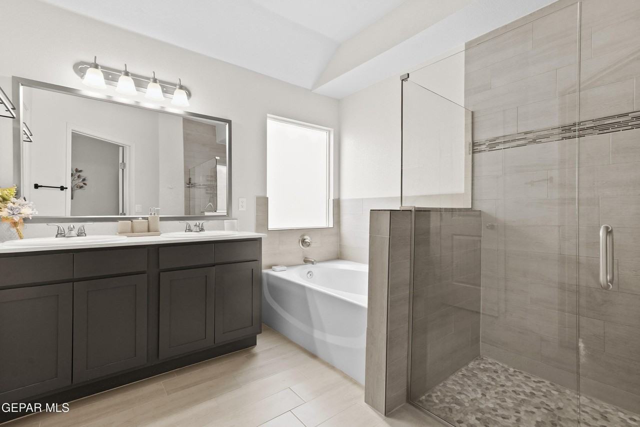 13920 Loreina Luz Ave - Photo 5 of 32