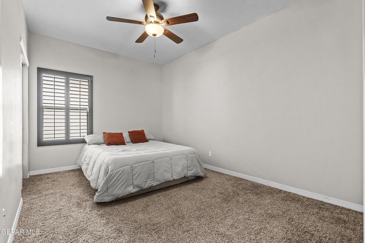 908 Tolworth St - Photo 6 of 30