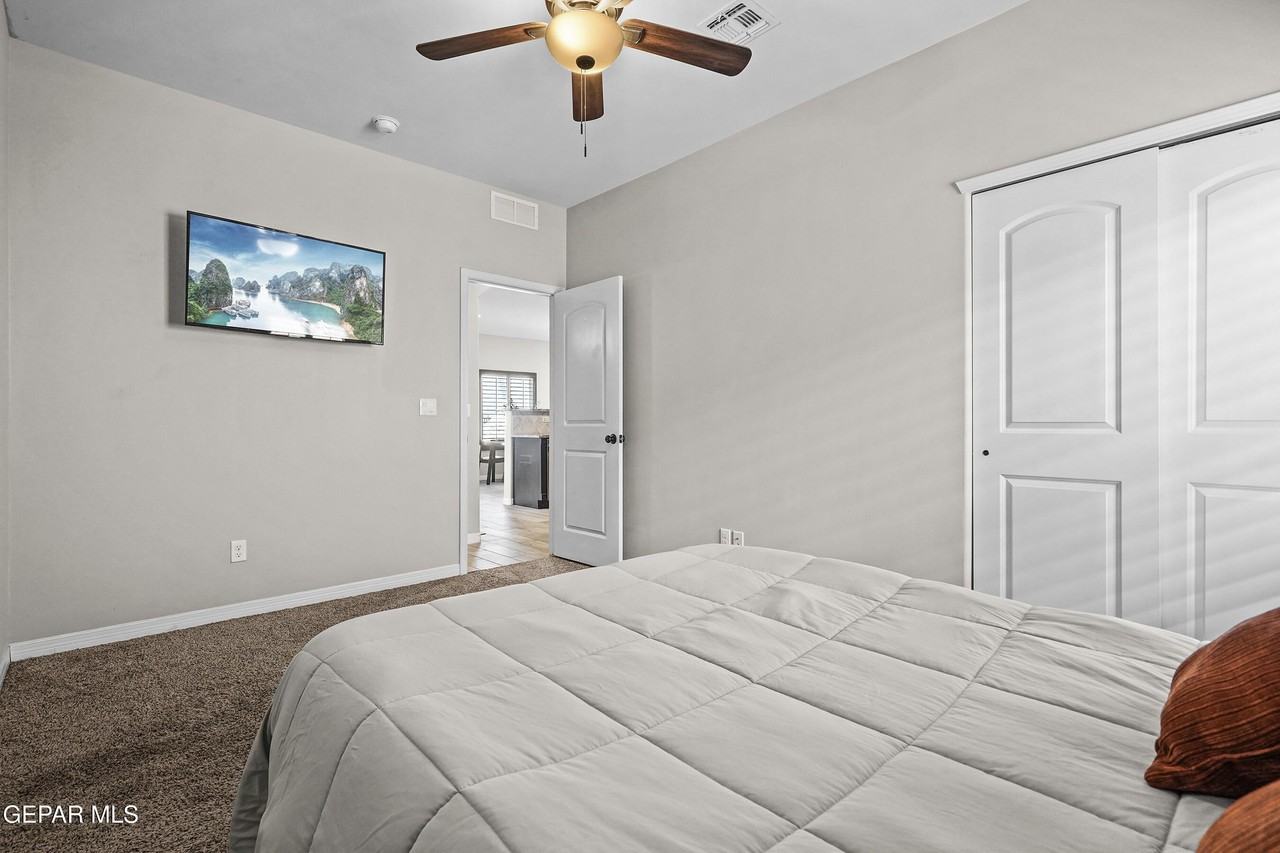 908 Tolworth St - Photo 7 of 30
