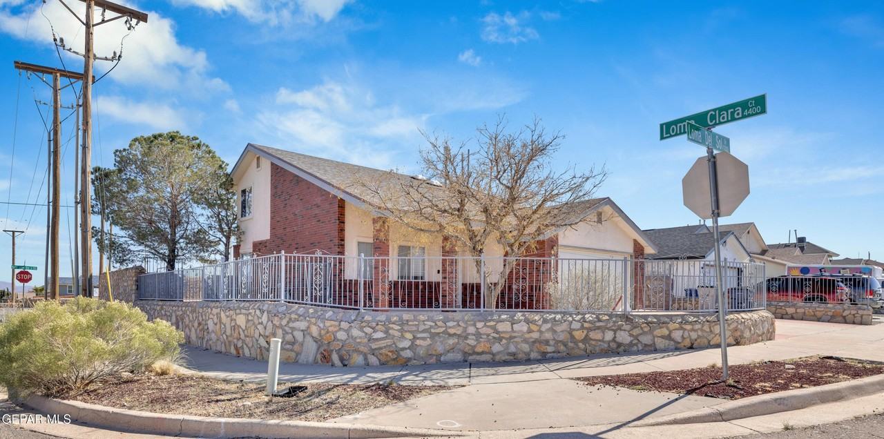 11330 Loma Del Sol Dr - Photo 3 of 33