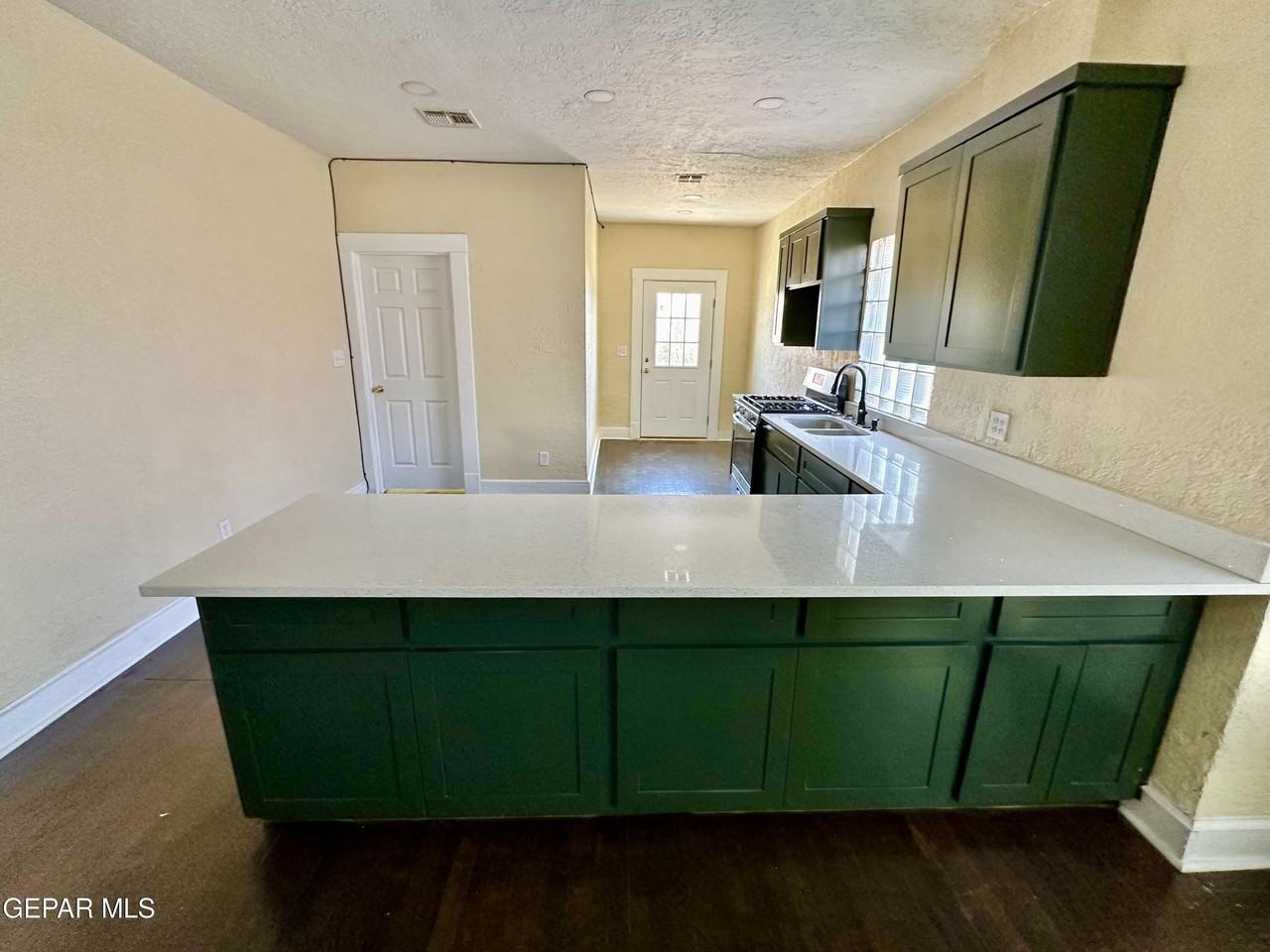 3312 Montana Ave - Photo 5 of 21
