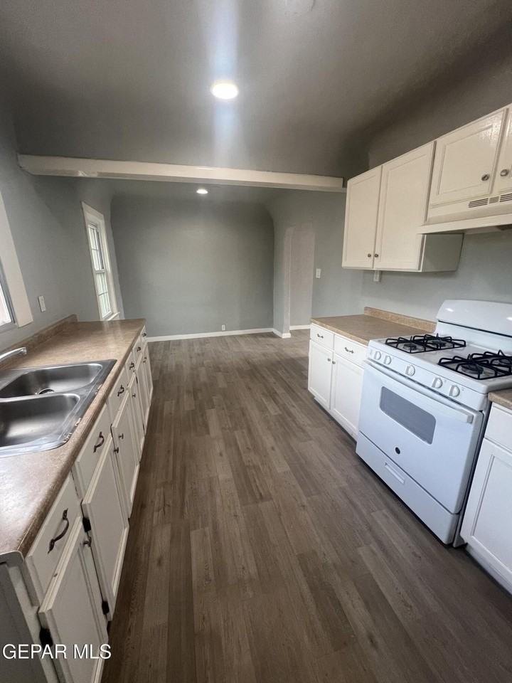 8405 Pinon St - Photo 6 of 23