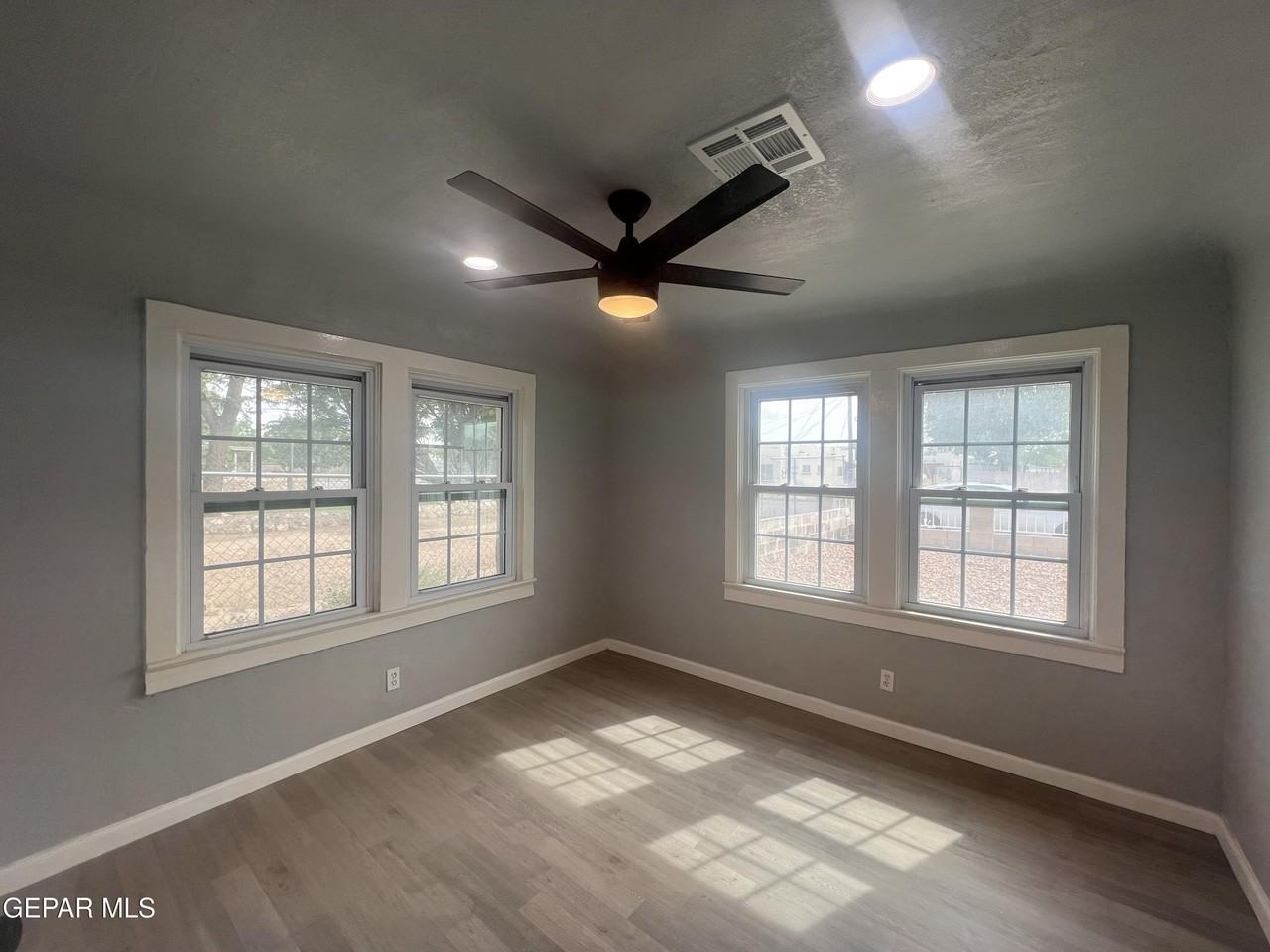 8405 Pinon St - Photo 7 of 23