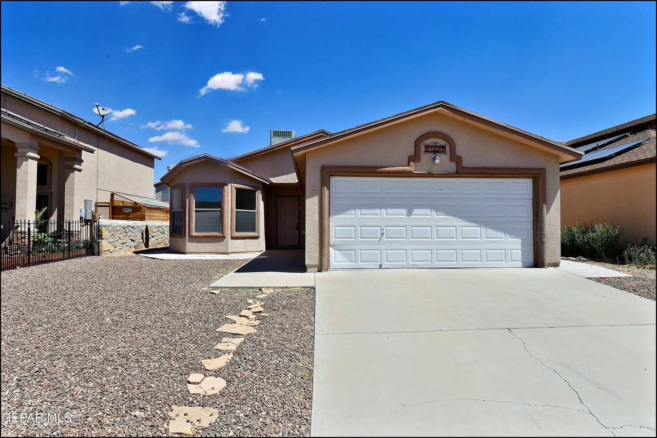 11613 Ochre Bluff Ln - Photo 3 of 41
